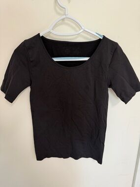 Ann Taylor short sleeve round neck top - XS/S
